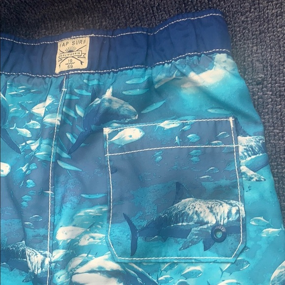 3 for $15 GapKids shark swim trunks - Picture 3 of 8